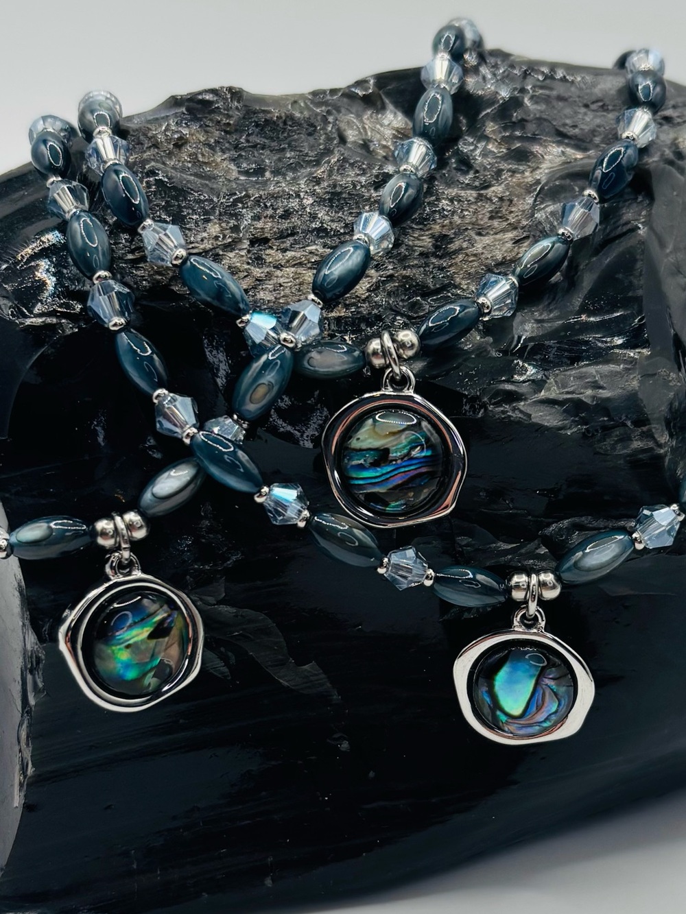 *ANKLET* S. Steel Abalone & Blue Black Shell with Blue Crystal Stretchy Anklet